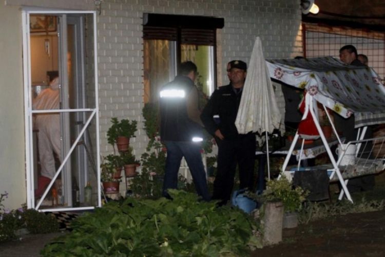 Zajedno pekli rakiju u dvorištu pa ubio prijateljicu i sebe (Foto)