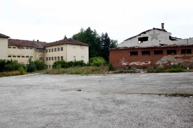 Beskućnici, a imaju 12.000 kvadrata