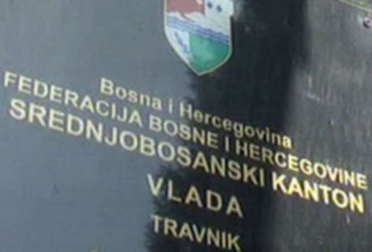 Stopirana nova vlada, vratili se stari ministri