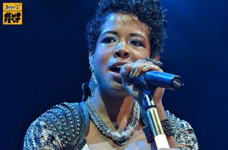 Četvrti Jelen Demofest: Kelis glasom i stasom razmrdala Banjalučane (Foto, Video)