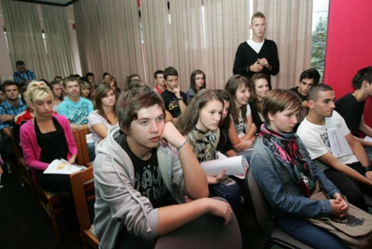 Mun: Budućnost zavisi od mladih
