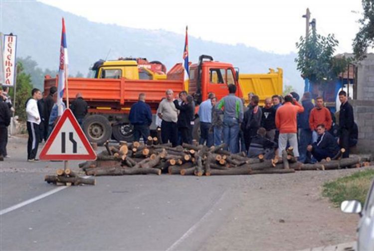 Kfor se povukao sa srpskih barikada u Rudaru