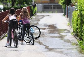 Za više od 5.000 djece na Laušu nema igrališa