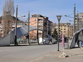 Protest ispred zgrade suda u sjevernoj Mitrovici