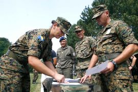 Provjeravaju oficire zbog uzimanja mita