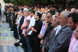 Muslimani širom BiH proslavljaju Ramazanski bajram: Solidarnost sa ...