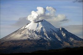 Popokatepetl izbacuje pepeo