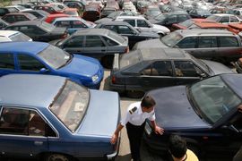 Automobili čekaju reciklažu, ali nema novca