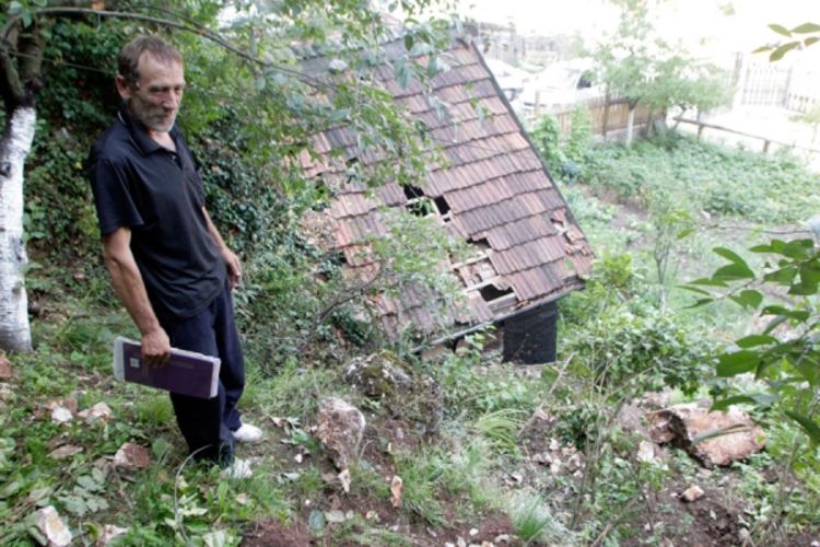 Građani otežavaju sanaciju klizišta nelegalnom gradnjom