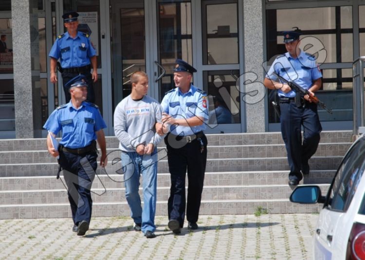 Zbog šamara potegao nož