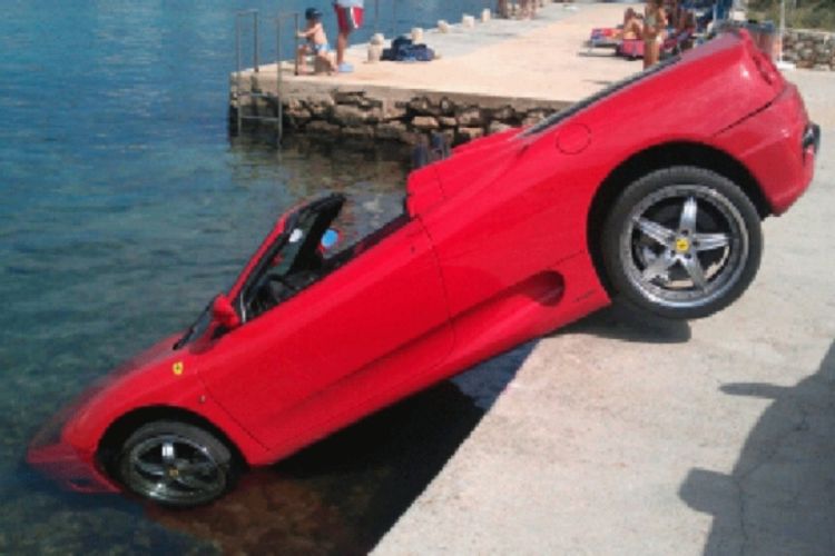 Ferari završio u plićaku