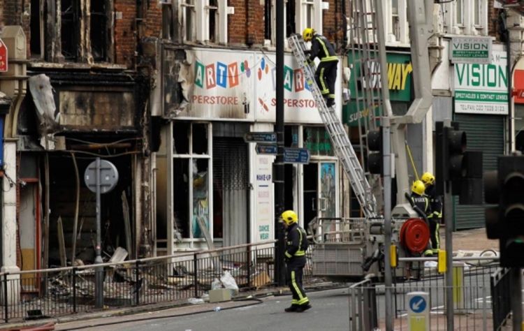 London miran, neredi u drugim gradovima (Video)
