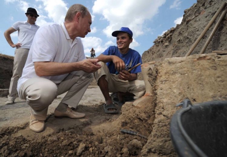 Putin zaronio i našao dvije drevne amfore