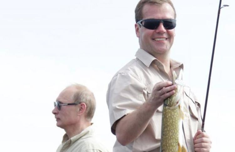 Putin i Medvedev zajedno na pecanju na Volgi