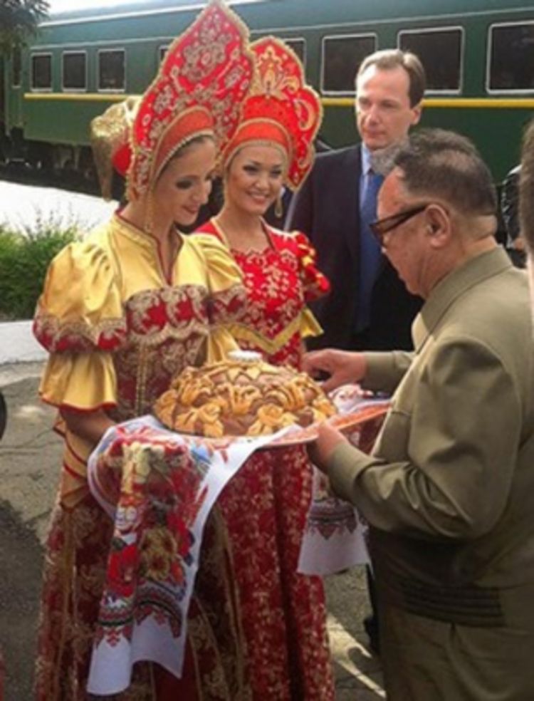 Počeo sastanak Dmitrija Medvedeva i Kim Džong Ila