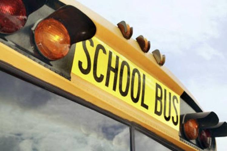 Školski autobus sletio u jezero, 14 djece poginulo