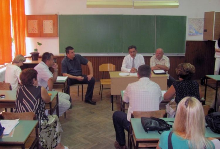 Banjaluka: Roditelji protestuju ispred OŠ Branislav Nušić