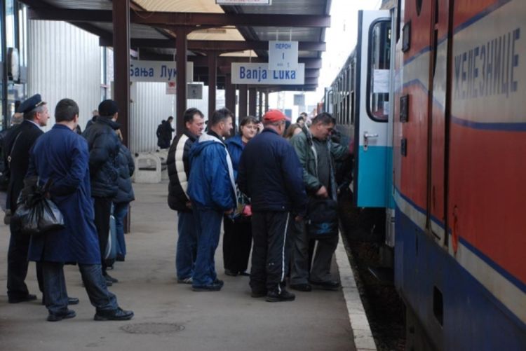 Višak 440 radnika Željeznica RS