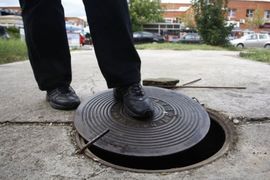 Krao poklopce sa šahtova