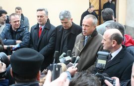 Vikiliks: Podmićivanjem oborili aprilski paket