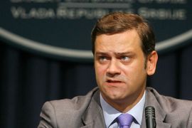 Stefanović: Rešenje za pečat statusno neutralno