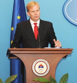 EU poštuje zastavu RS