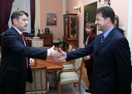Vikiliks: Komšić htio da Lajčak smijeni Dodika i Silajdžića