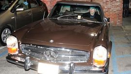 Džonu Travolti ukraden mercedes usred bijela dana