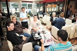 Građani i posljednje pare ostavljaju u kafanama