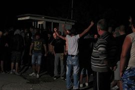 Mještani napali porodicu kralja alkohola