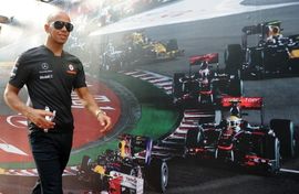 Masa: Hamilton nije normalan