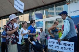 Protest civilnih invalida RS u Banjaluci: Život sa 41 KM mjesečno ...