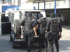 Uhapšeno 14 osoba: Pali zbog droge, cigareta i oružja