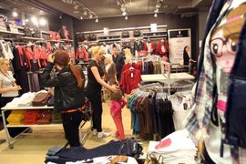 Drugi "Shopping Night"  u Banjaluci: Pohod na omiljenu odjeću