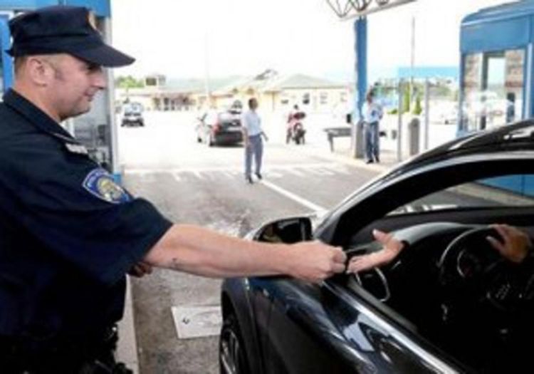 Sedamnaestogodišnja Italijanka prijavila da ju je silovao hrvatski granični policajac