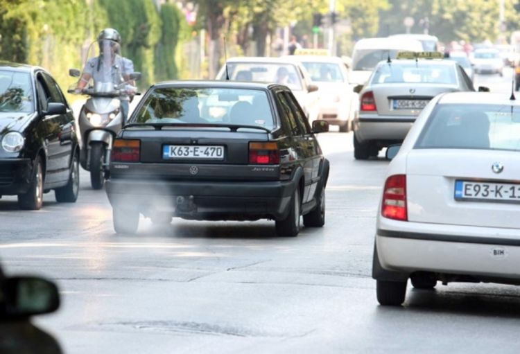 Vrijednost uvezenih auta veća za 100 miliona KM