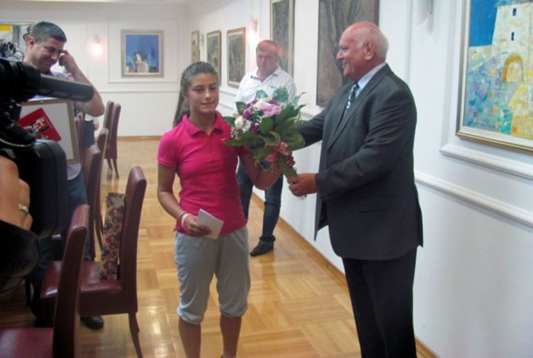 Pokloni zahvalnosti za Nikolinu Jović