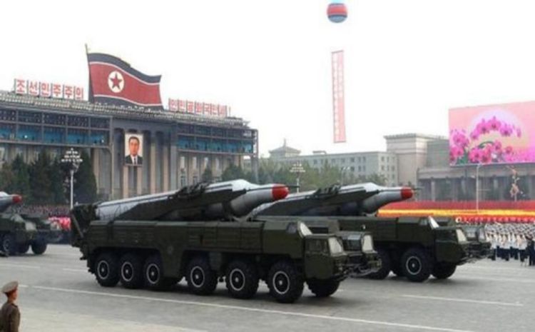 Parada u Sjevernoj Koreji povodom osnivanja države