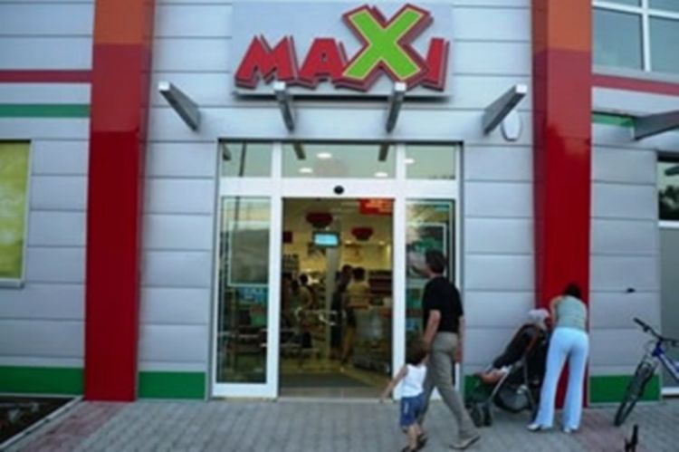 Banjaluka: Lopovi iz UniCredit banke i prodavnice Delta Maxi odnijeli 20.000 KM