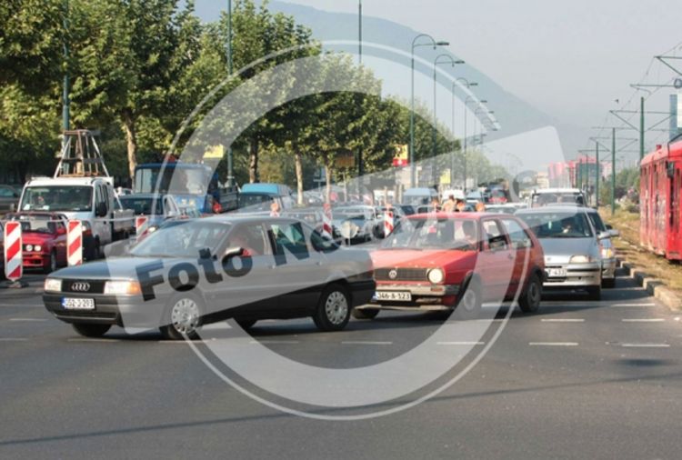 Saobraćajni kolaps u Sarajevu zbog obnove mosta (Foto)