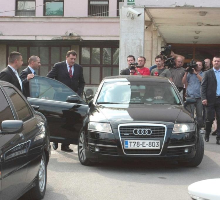 Incident na sastanku: Napao Dodika da je RS takozvana (Video)
