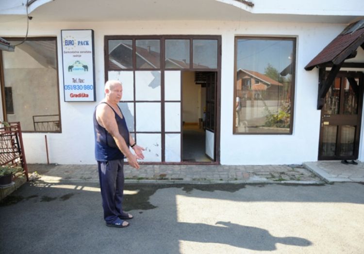 Dosije: Žestok momak ubijen pred sinom (Foto)