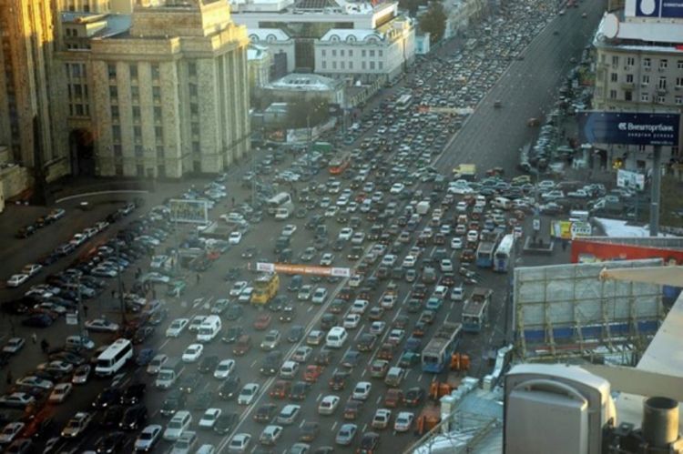 Zvaničnici moskovske banke pregazili četiri radnika