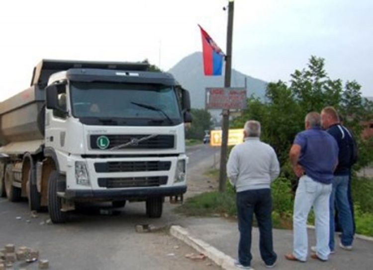 Grupa Albanaca napala šleper sa graškom iz centralne Srbije