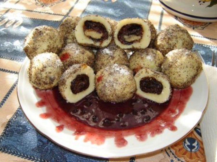 Oborio rekord u jedenju knedli i umro