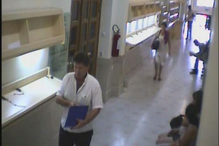 Banjaluka: Prepoznajte lopova koji je ukrao novčanik u Gradskoj upravi (Foto, Video)