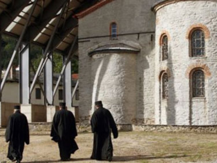 Grčki sveštenici imaće platu