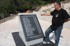 Marić: Neka Hrvati ruše spomenik u Golubiću