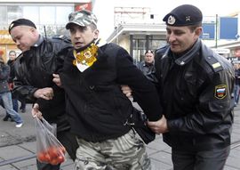 Više od 40 uhapšenih na gej paradi u Moskvi (Video)