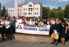 Tuzlanski učitelji na ulicama